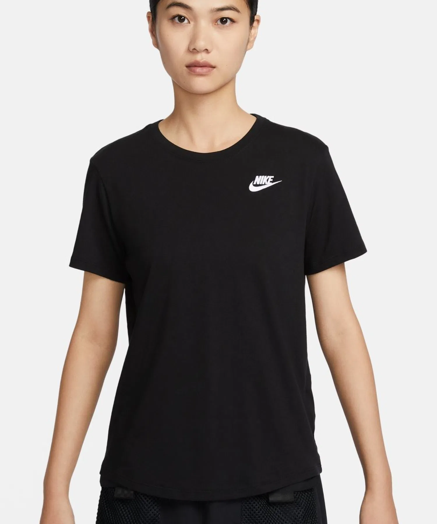 Женская футболка NIKE NSW Club с логотипом чёрная