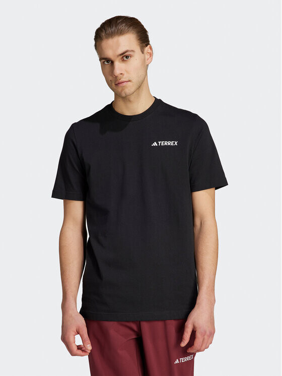 

Футболка стандартного кроя Adidas, черный