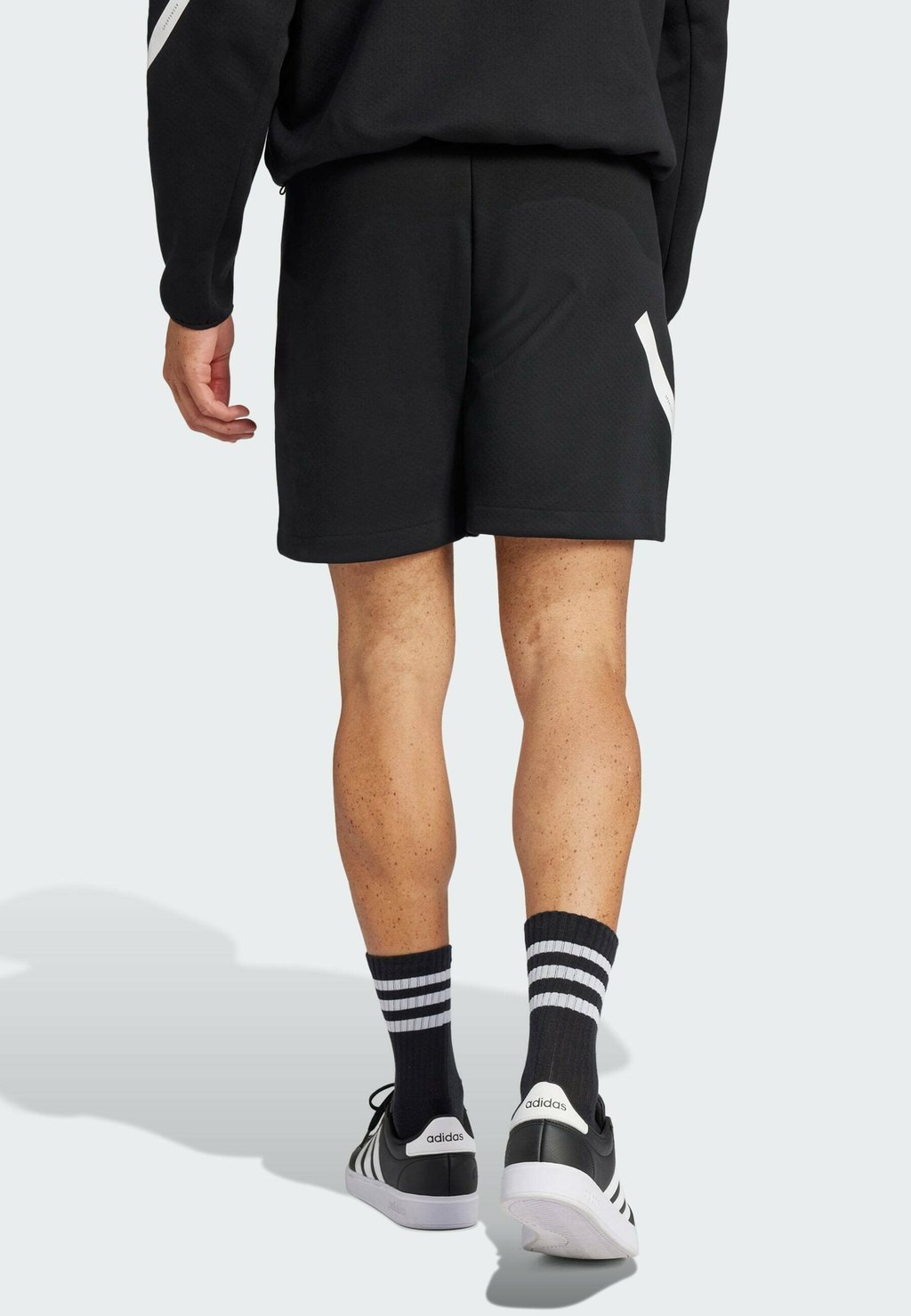 

Шорты NEW Z.N.E. adidas Sportswear, черный
