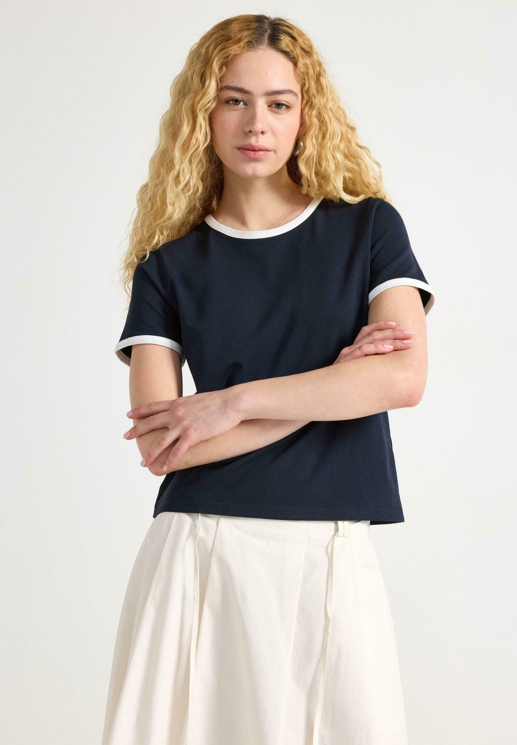 

Базовая футболка SHORT SLEEVED Lindex, темно-синий