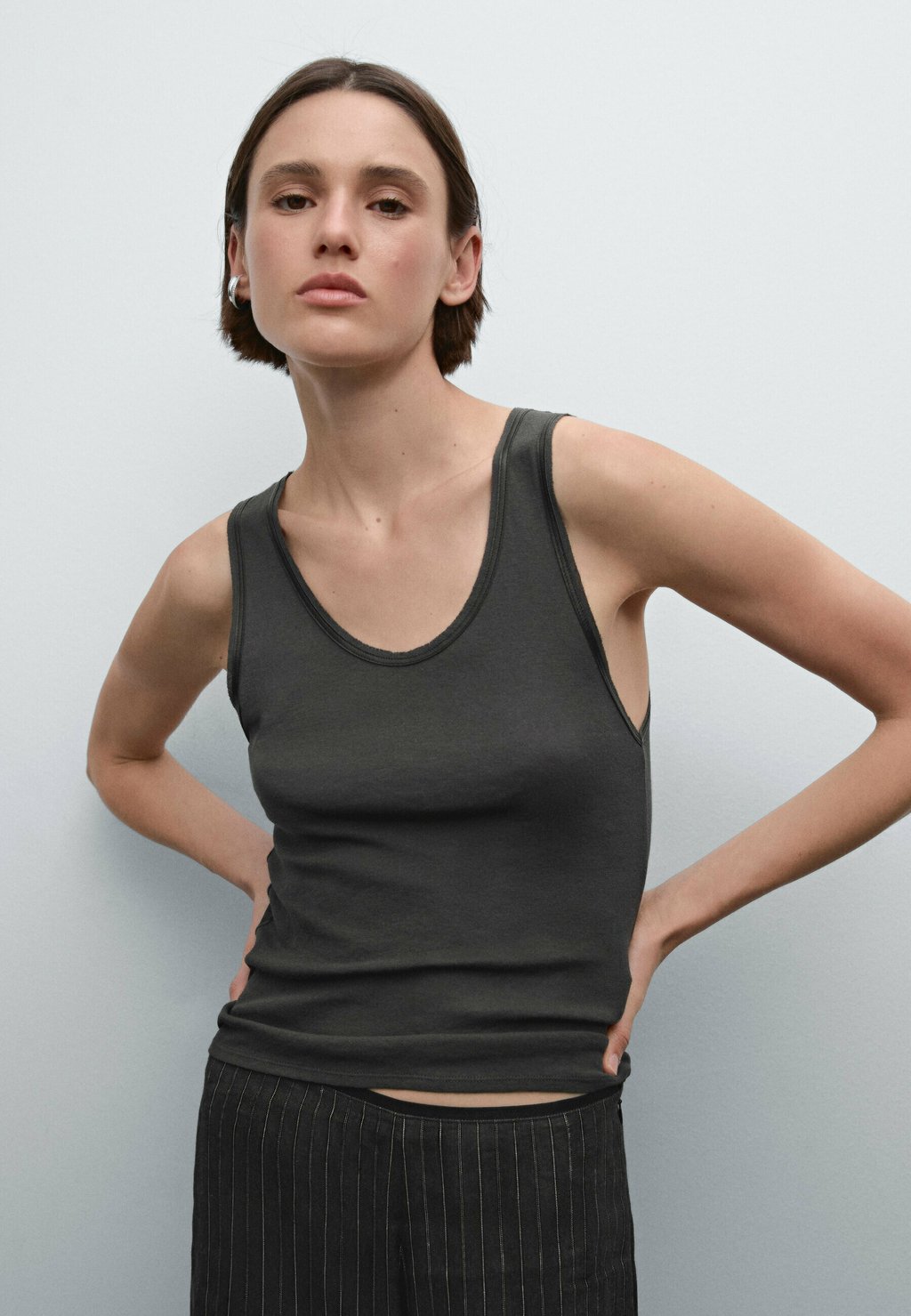

Топ Massimo Dutti, темно-серый