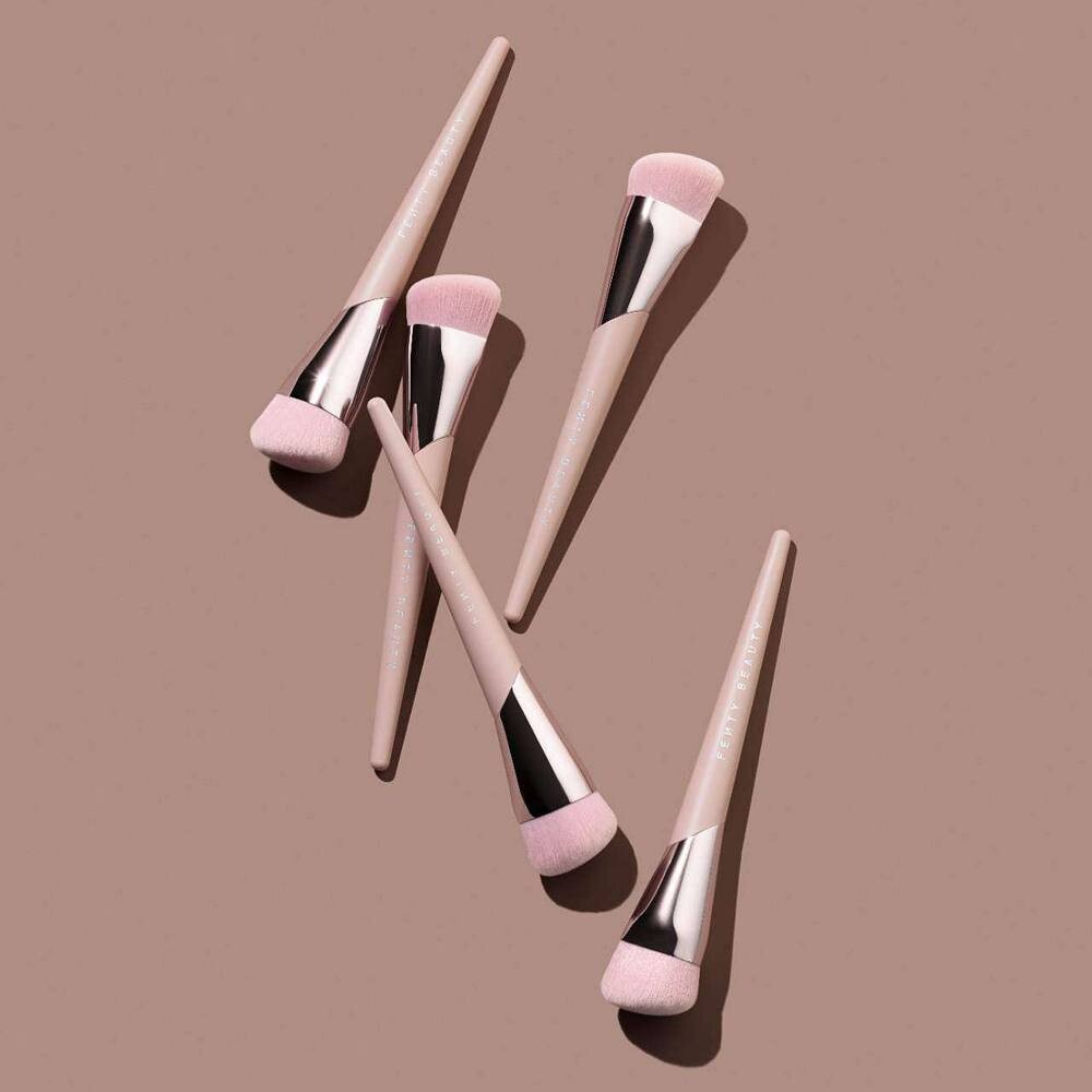 FENTY BEAUTY от Rihanna Кисть для тонального крема 145 FENTY BEAUTY by Rihanna — фото 2