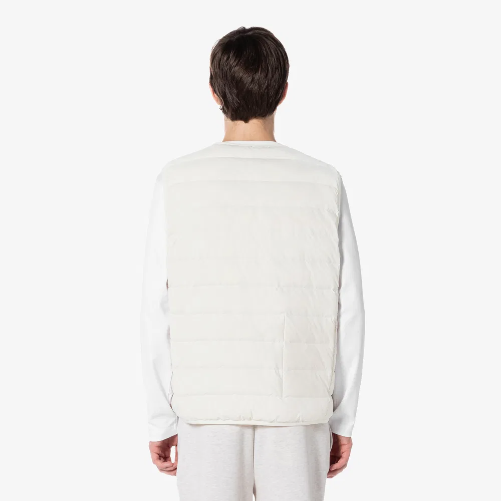 Мужской лёгкий пуховый жилет Lacoste цвета айвори — фото 2