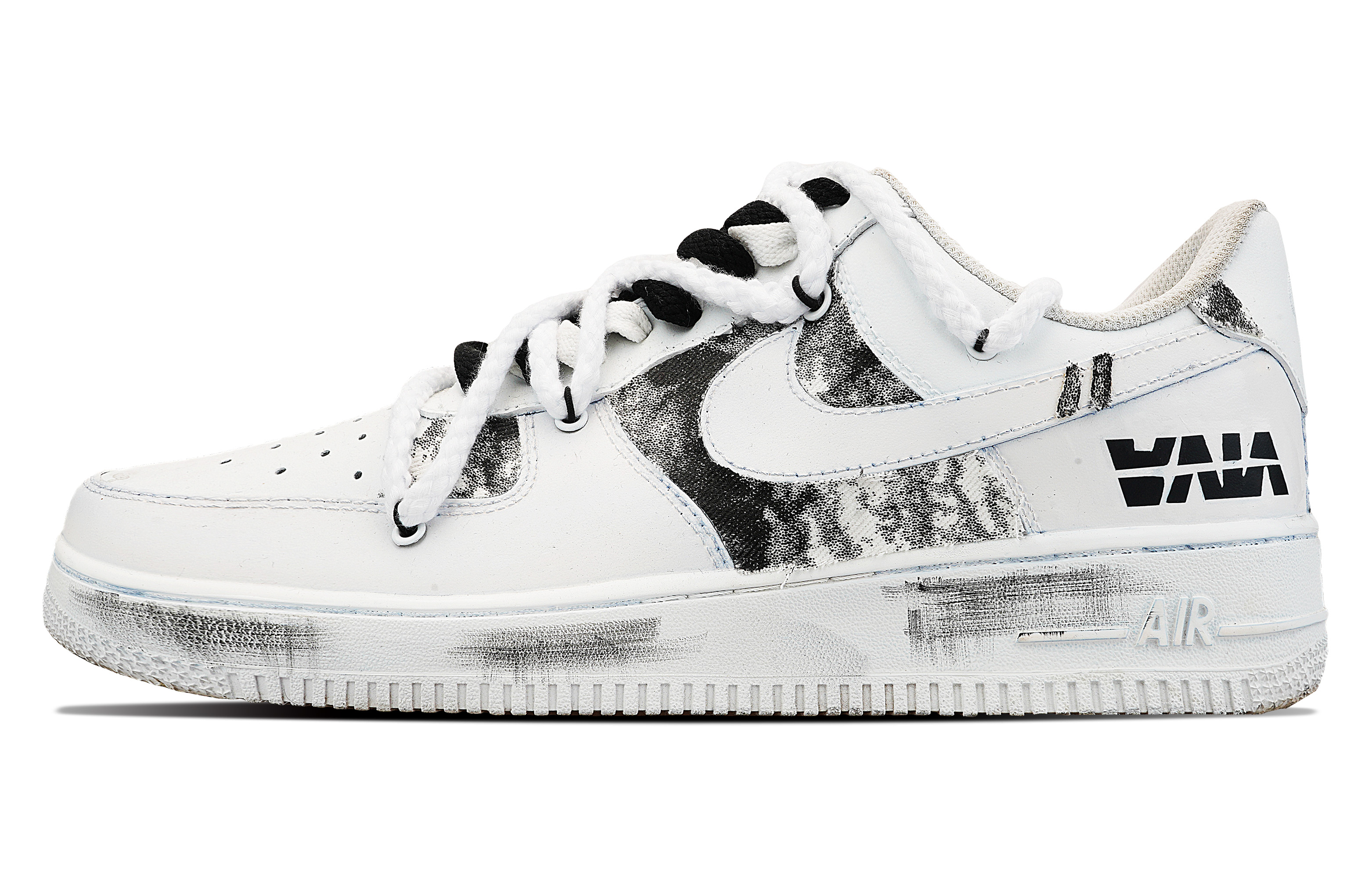 

Кроссовки Nike Air Force 1 Skateboarding Shoes Women's Low-top Black/White, белый