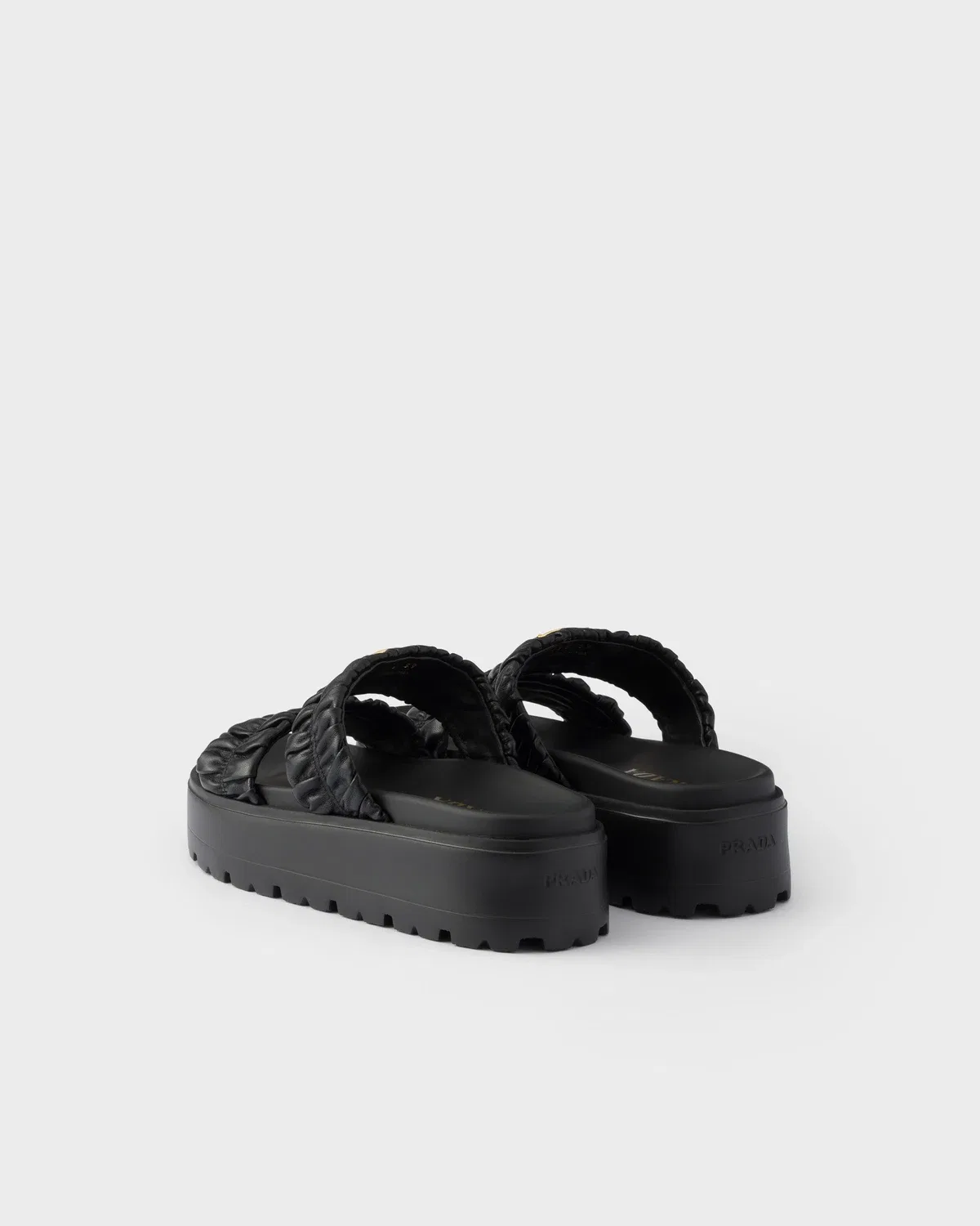 Материал: наппа, матрелас, кожа. Платформенные шлепанцы Prada, черный — фото 4