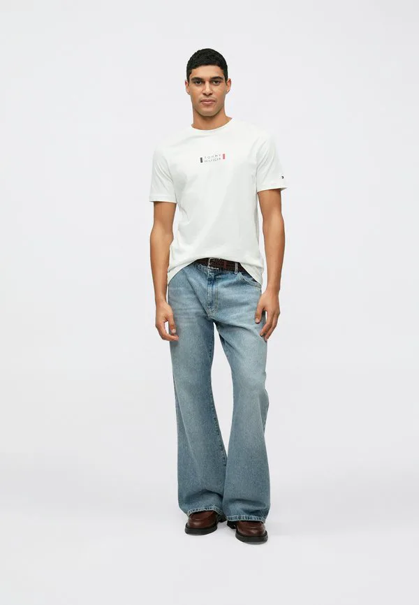 Футболка с небольшим центральным вырезом, базовая футболка. Tommy Hilfiger, White — фото 2