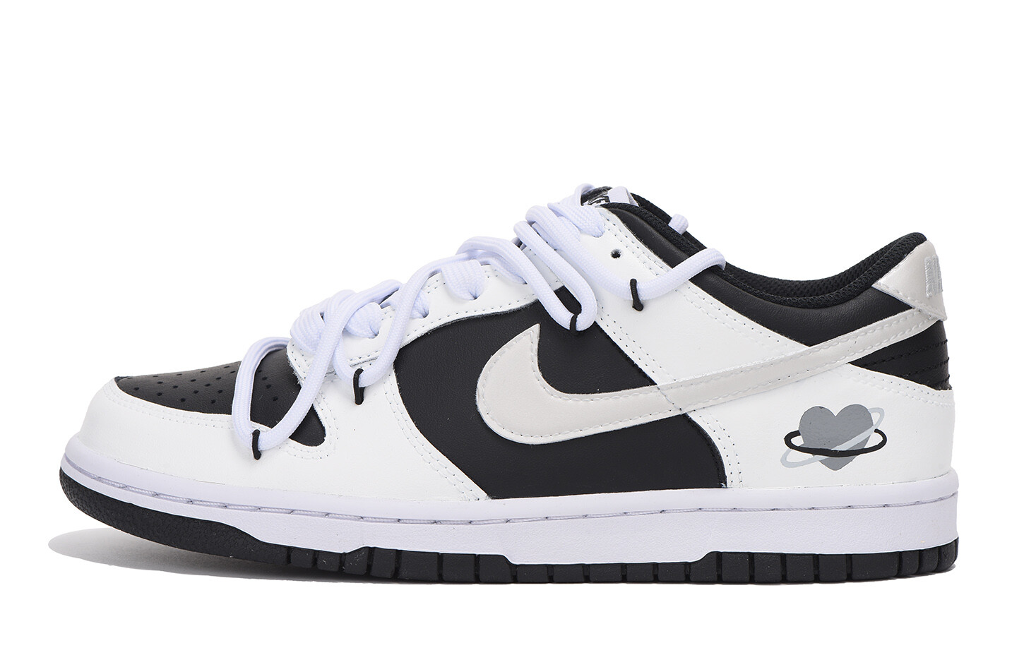 

Женские кроссовки для скейтбординга Nike Dunk