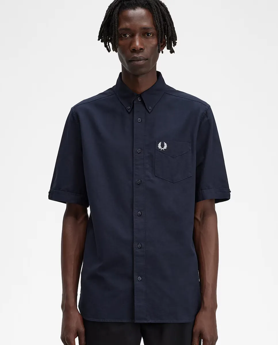 

Простая мужская рубашка с коротким рукавом Fred Perry, темно-синий