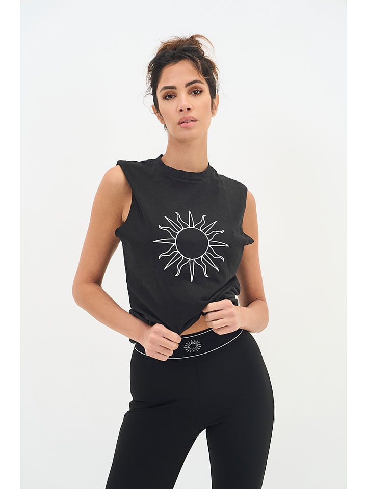 

Onamaste Тренировочный топ "Оливия" черного цвета