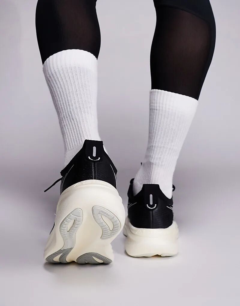 Кроссовки для бега Asics Gel-Nimbus 27 в черно-белом цвете — фото 4