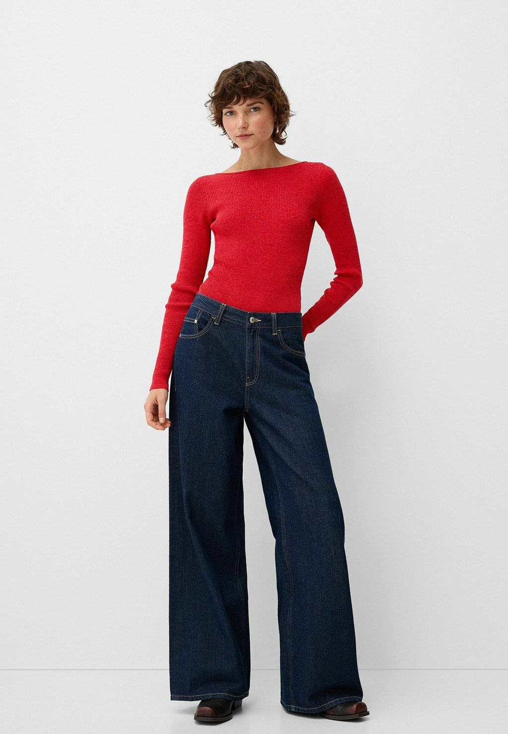 

Топ LONG SLEEVE WITH OPEN BACK Bershka, красный