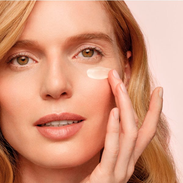 Крем для кожи вокруг глаз Benefiance Wrinkle Smoothing Eye Cream SHISEIDO — фото 2