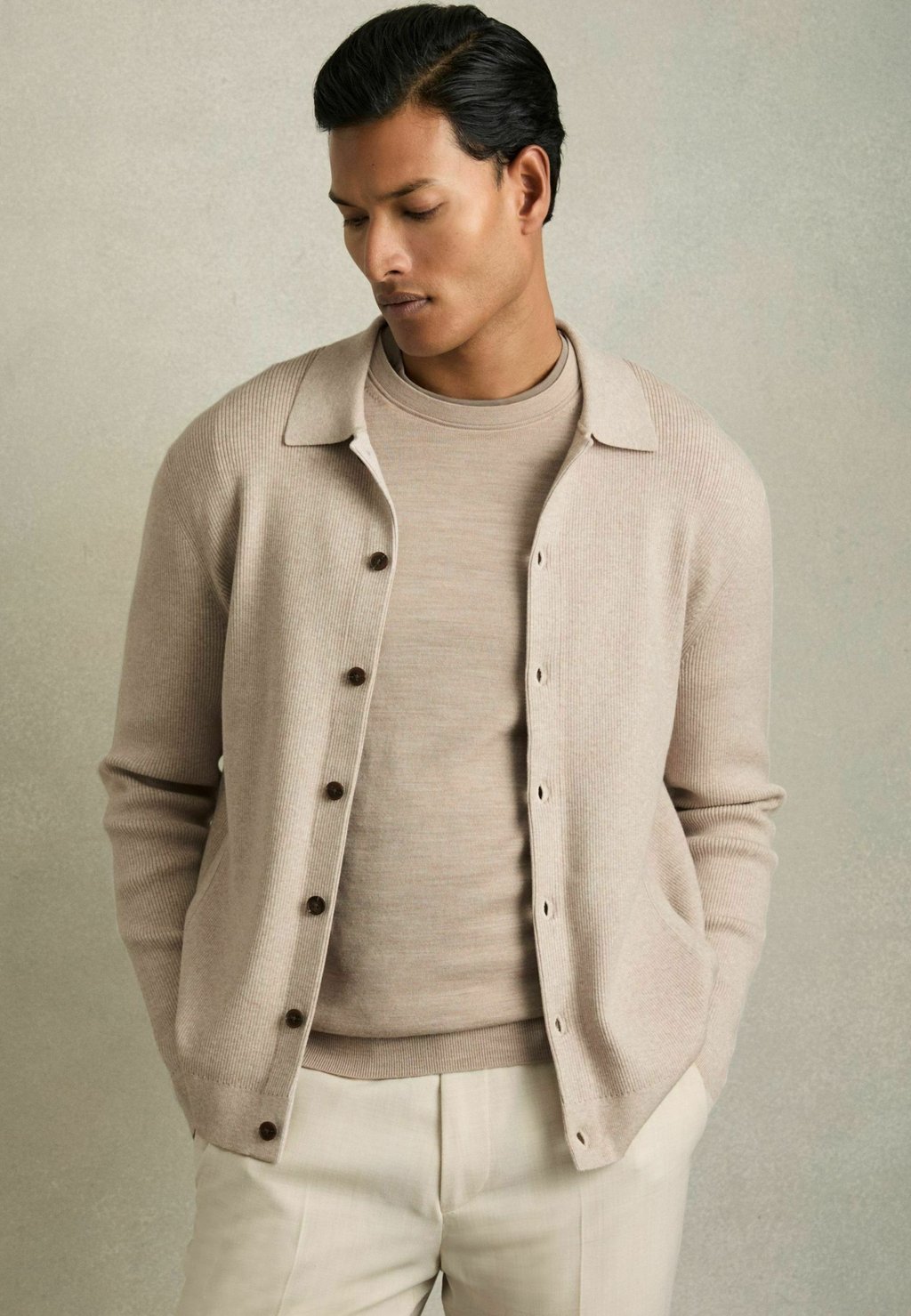 

Кардиган REGULAR FIT FINE BUTTON THROUGH Reiss, бежевый