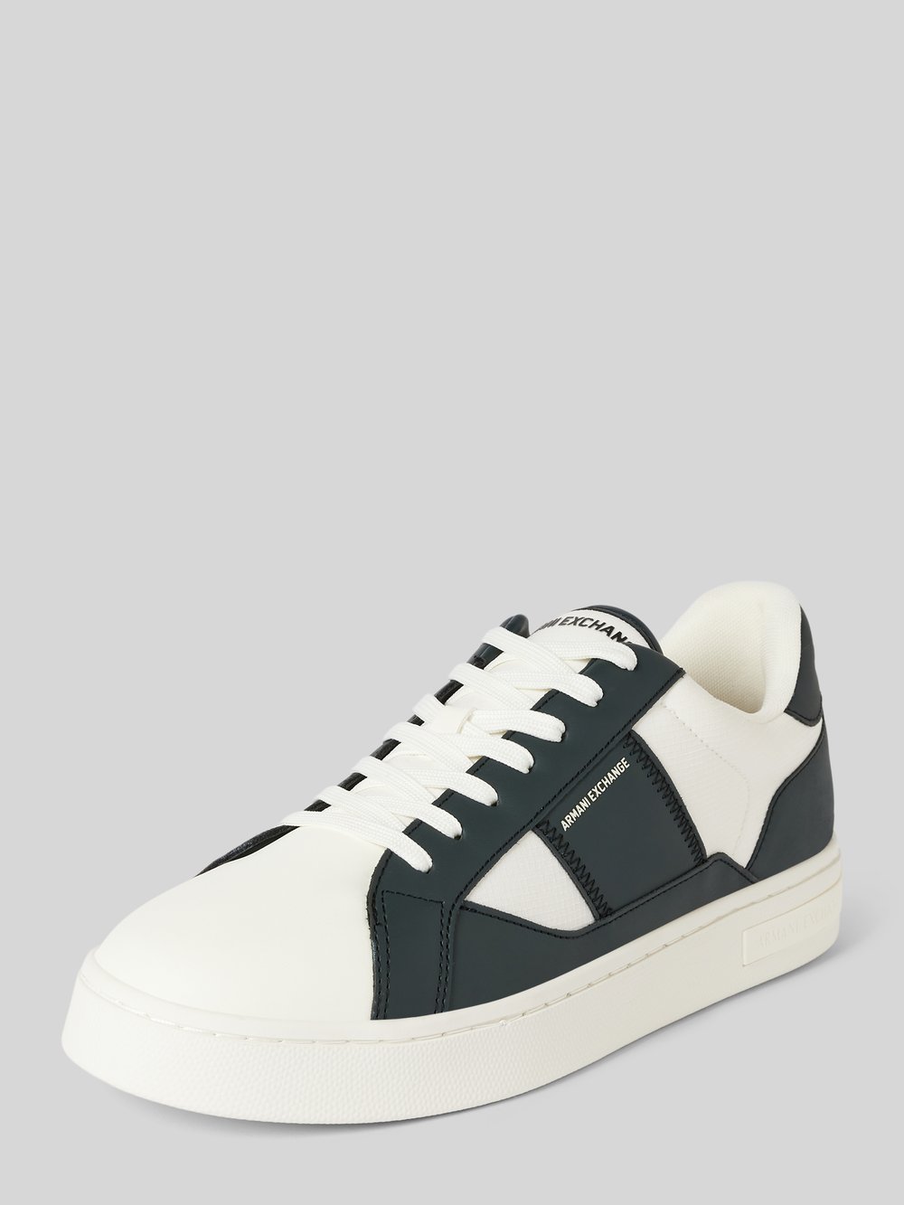 

Кроссовки со шнуровкой ARMANI EXCHANGE, белый