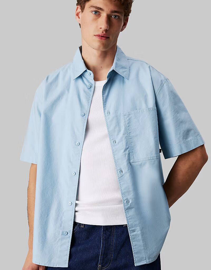 

Рубашка-оксфорд с коротким рукавом Calvin Klein Jeans в цвете Blue Bell