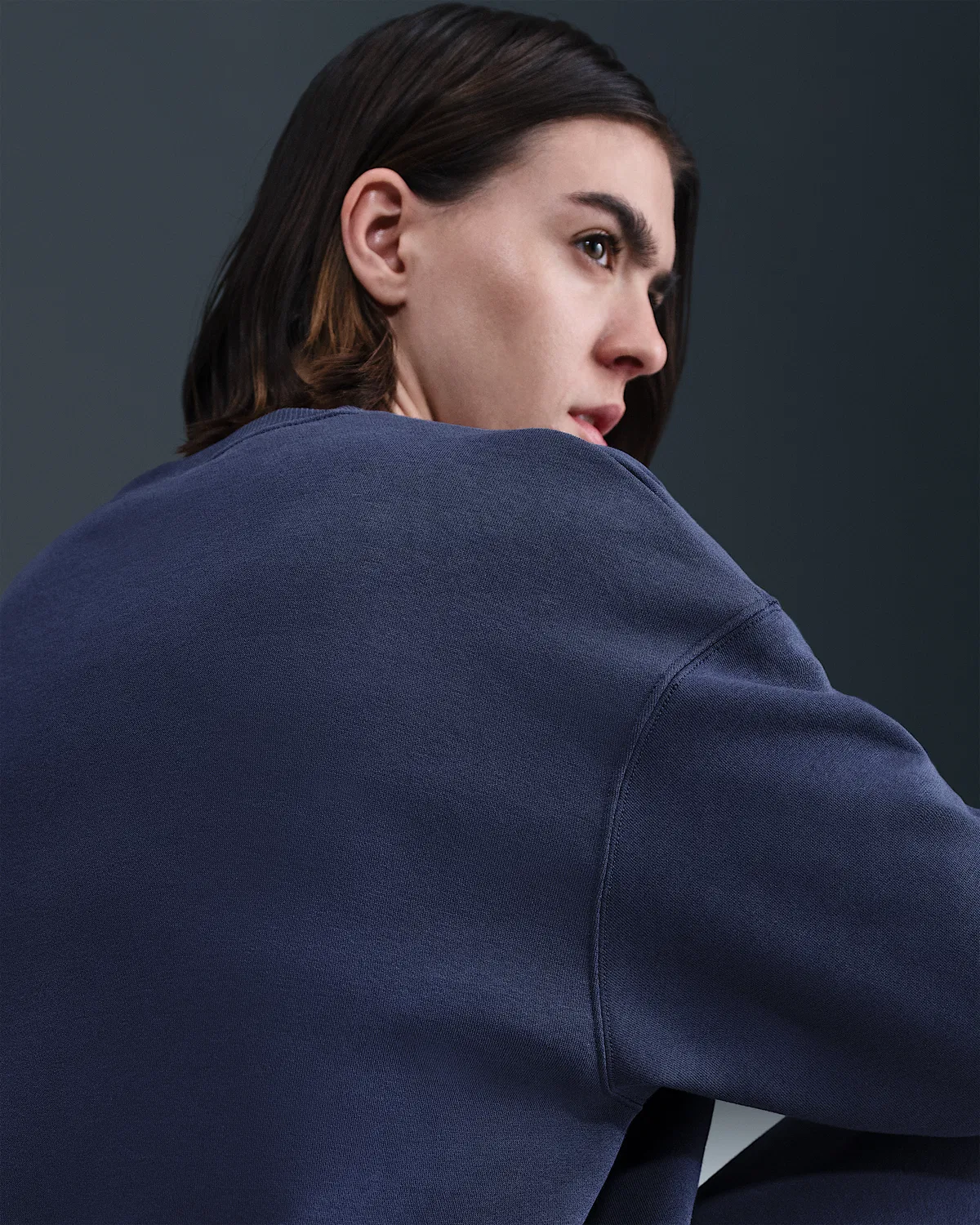 Женский оверсайз свитшот с круглым вырезом Nike Sportswear Phoenix Fleece, Midnight Navy/Sail — фото 2