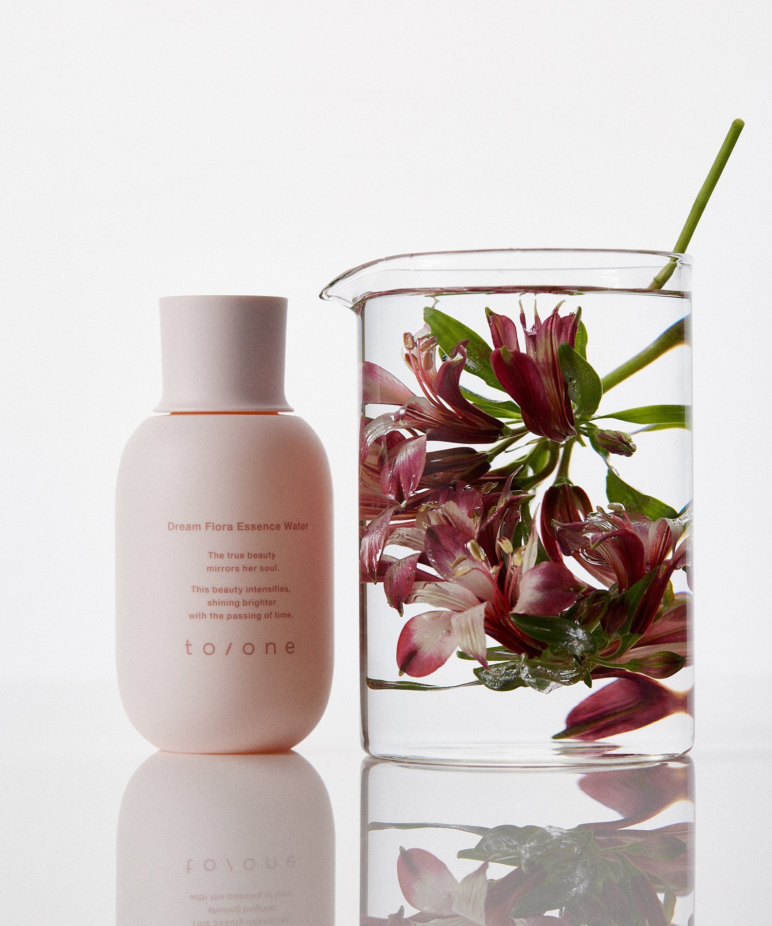 Вода Dream Flora Essence To/One, FREE