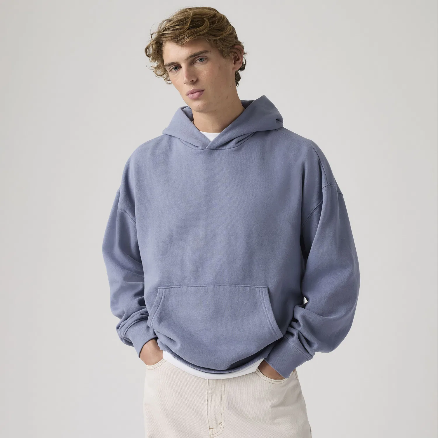 Мягкая объемная толстовка с капюшоном, окрашенная в технике Garment Dye Levi's, Blue
