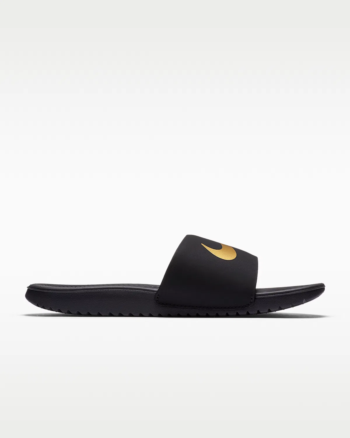 Детские слайды Nike Kawa, Black/Metallic Gold — фото 3