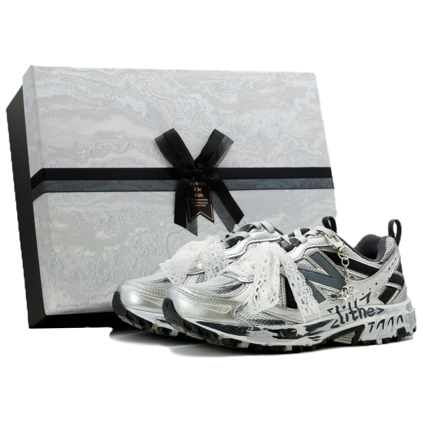 

Кроссовки NB 410 V5 с низким верхом, устойчивые к истиранию, мужские, серебристые New Balance, Silver (Black Bowknot Box)