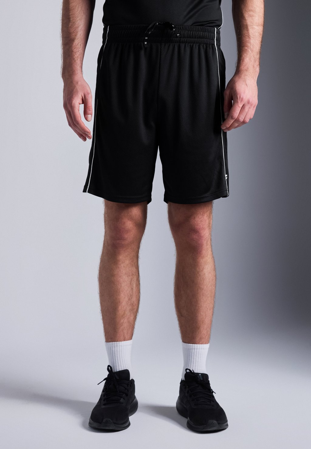 

Спортивные шорты Pier One Sport, черный