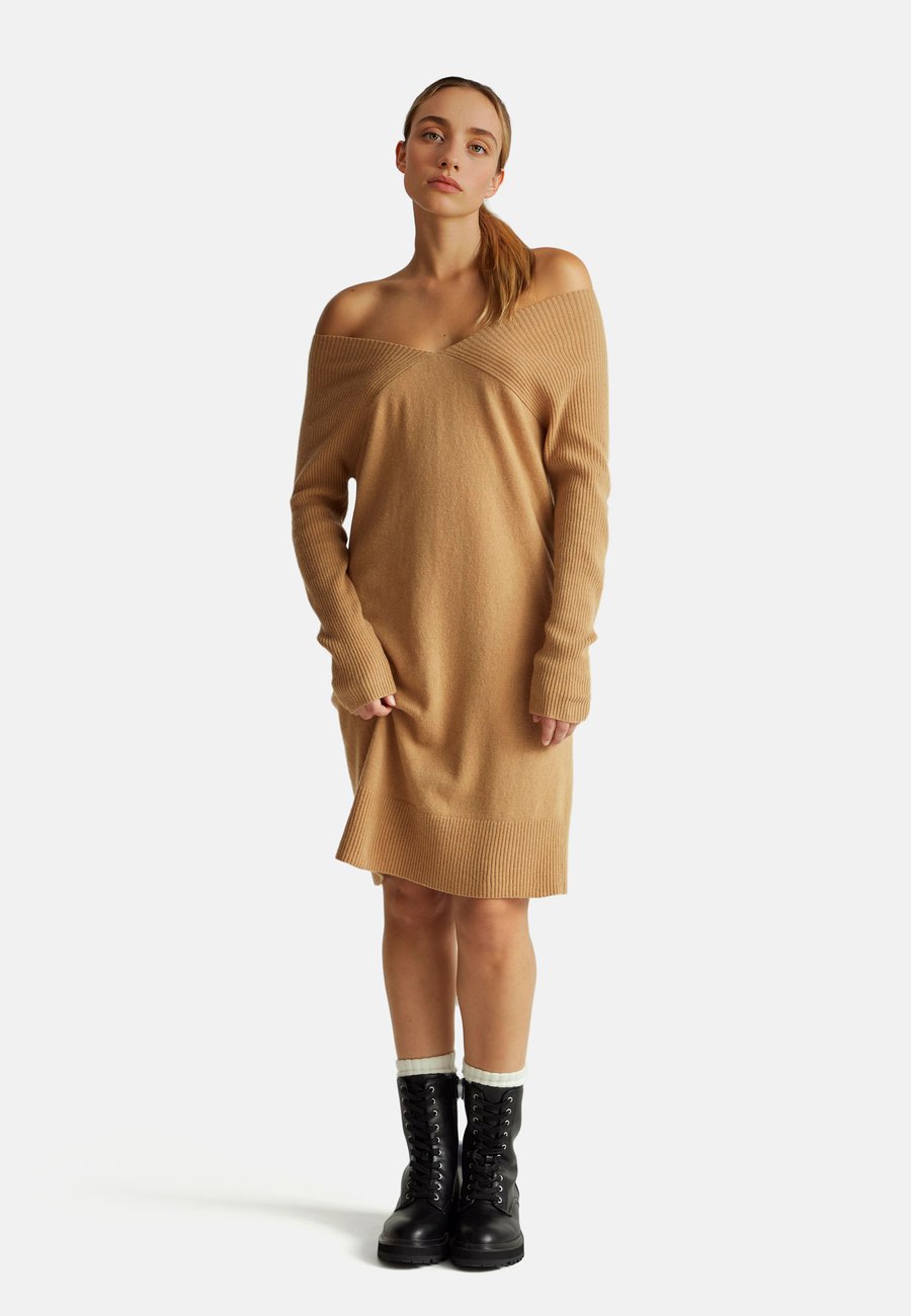 

Платье United Colors of Benetton Jumper dress, Beige