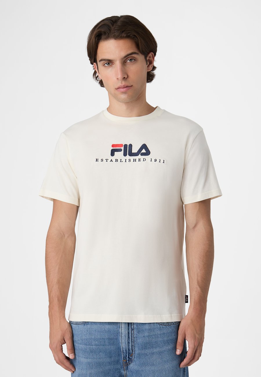 

Футболка Fila APPAREL VALSERA REGULAR LOGO, Egret/Off-White, Белый, Футболка Fila APPAREL VALSERA REGULAR LOGO, Egret/Off-White