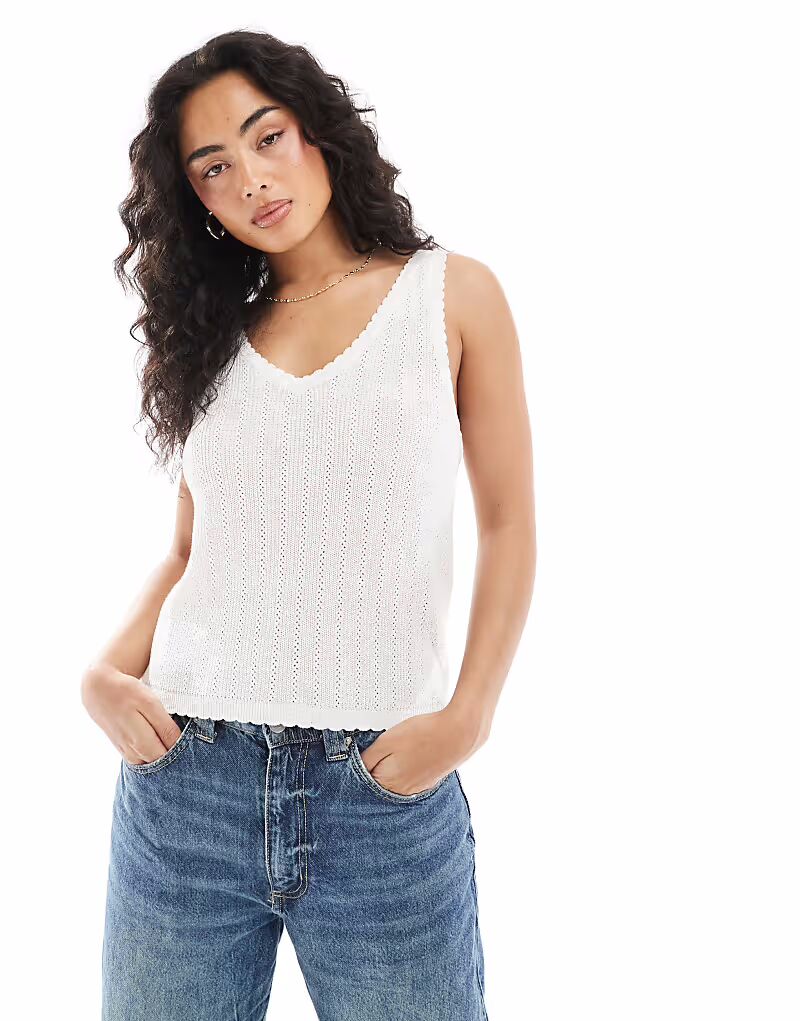 

Топ ажурной вязки Vero Moda с фестончатым краем белого цвета