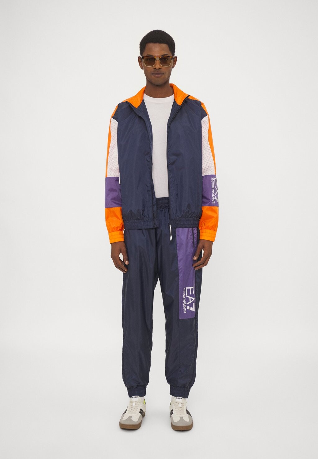 

Куртка тренировочная Jacket EA7 Emporio Armani, темно-синяя