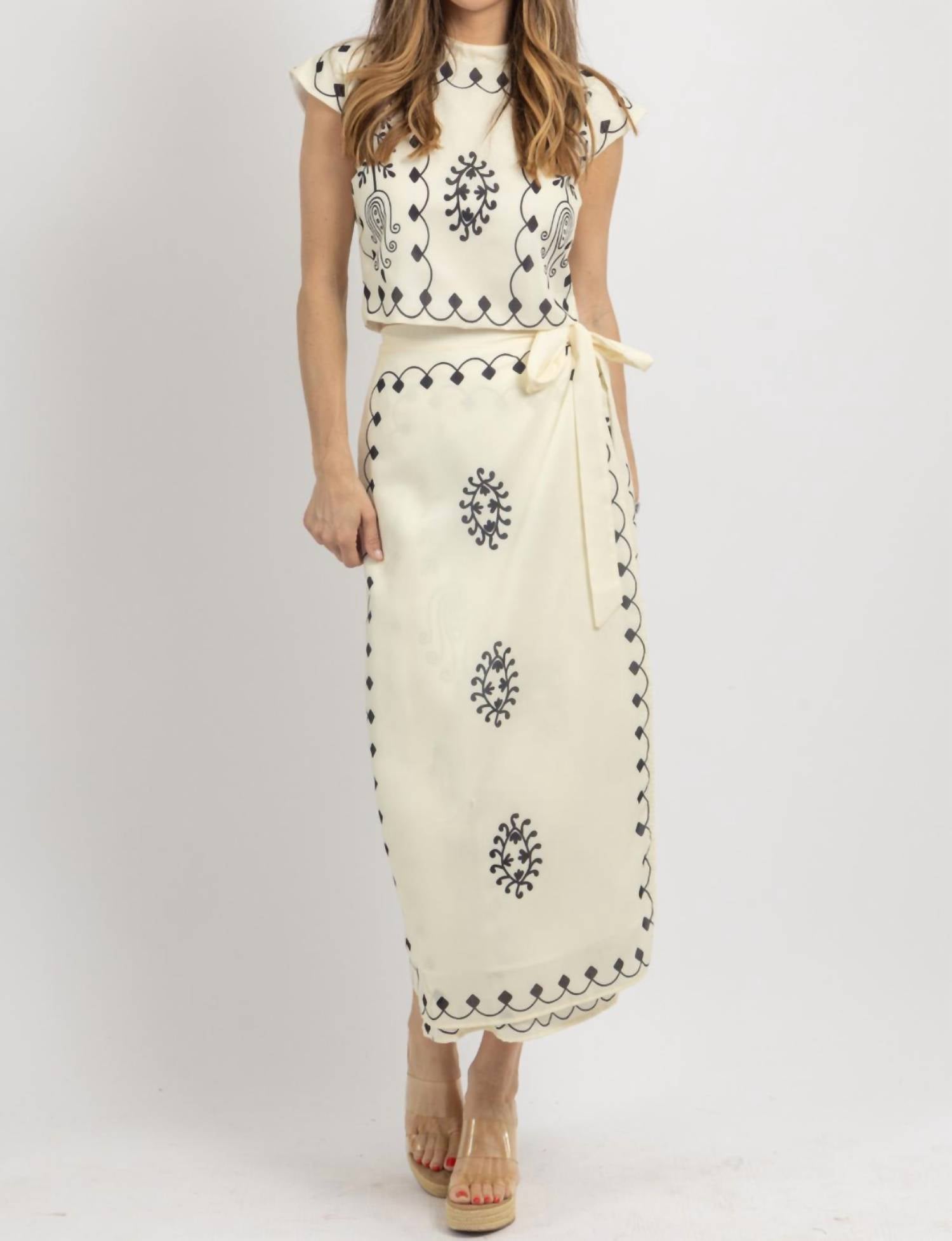 

Комплект юбки Kamora цвета слоновой кости Ooh Fashion