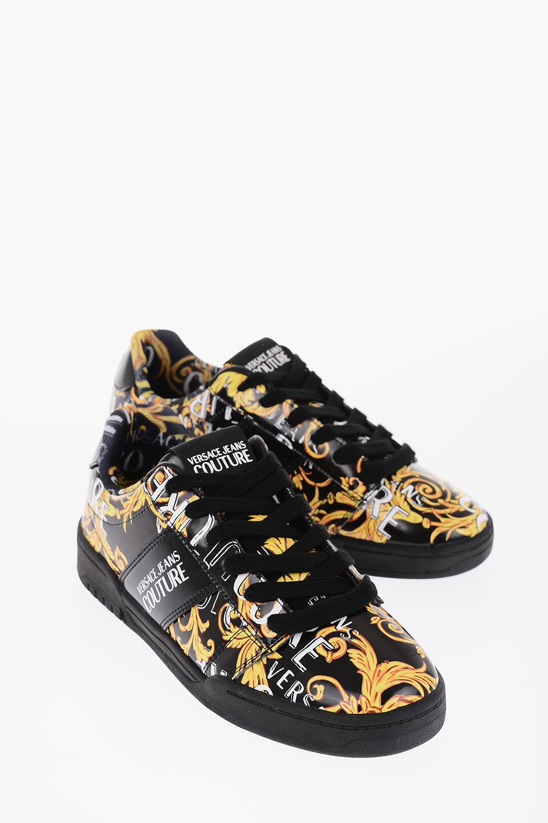

Versace JEANS COUTURE с барочным мотивом, лакированная кожа, низкие кроссовки BROOKLYN, черный/золотой
