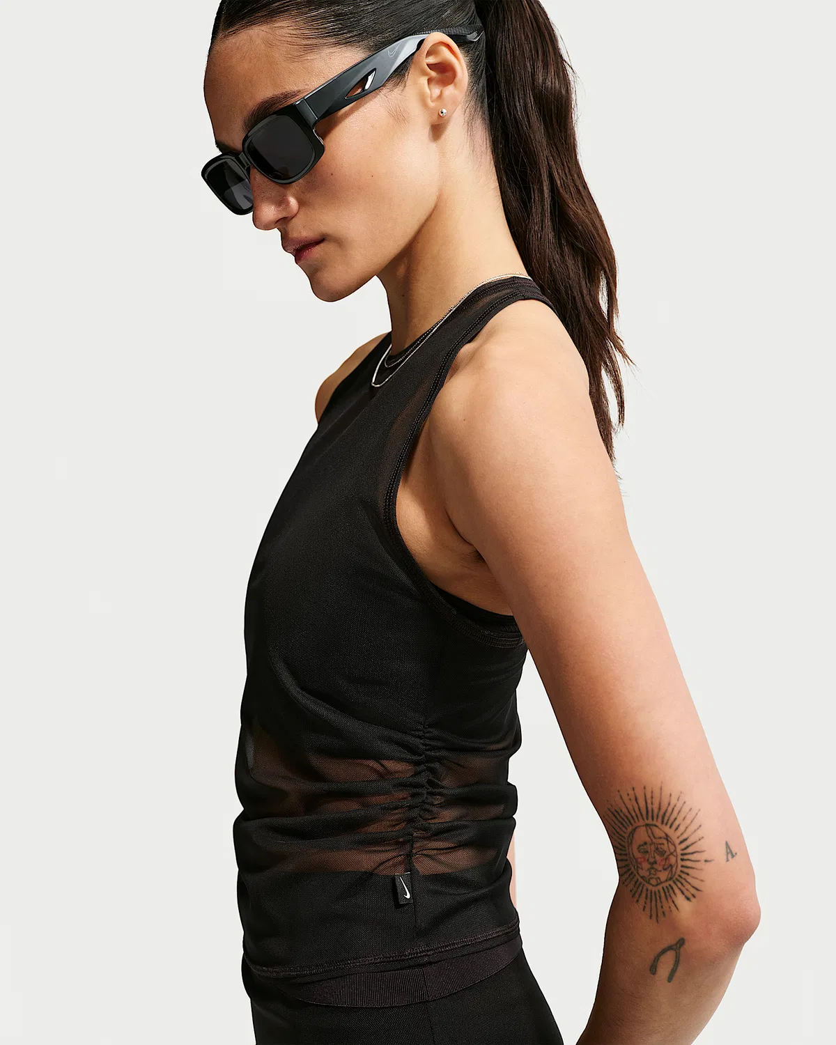 Женский облегающий топ Nike Sportswear, Black/Sail — фото 3