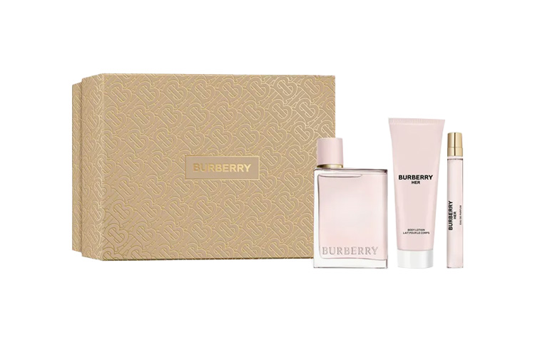 

Набор парфюма Floral And Her Fruity Limited Eau De Parfum Strawberry Berry 100мл+10мл/100мл+10мл+75мл Burberry, perfume 100ml + 10ml + body lotion 75ml