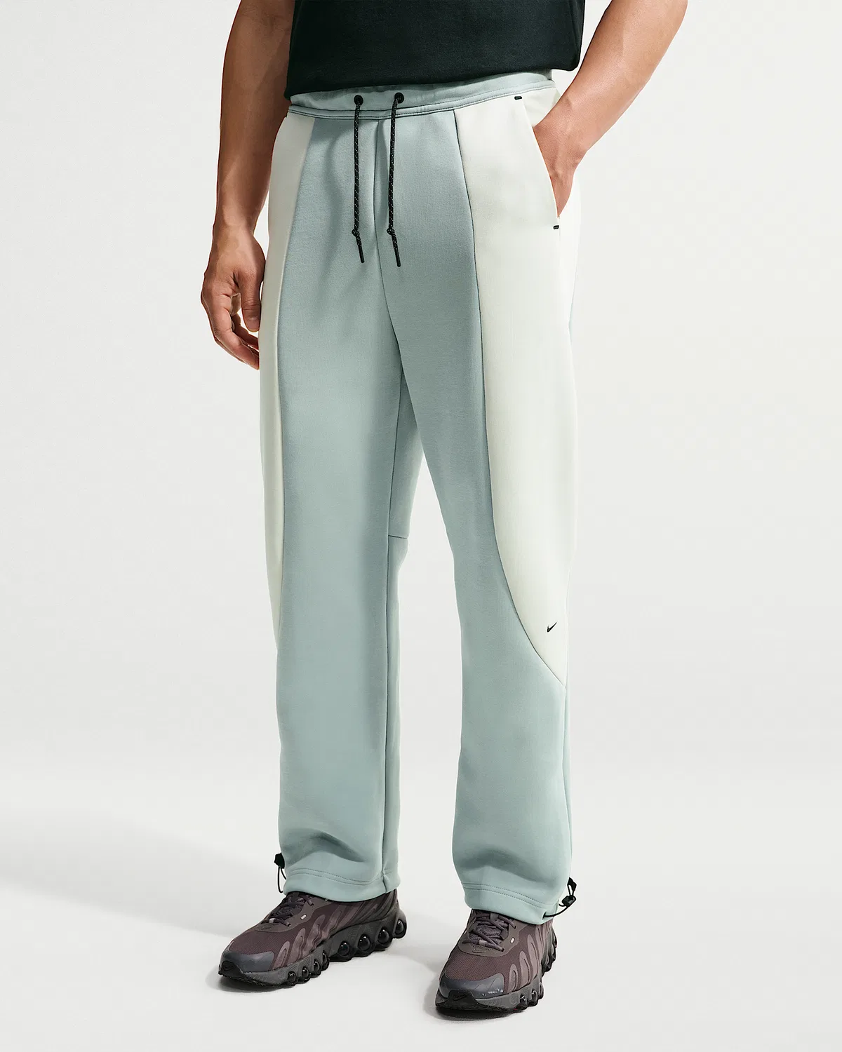 Мужские флисовые штаны Nike Tech с цветовой блокировкой и открытым низом, Light Pumice/Light Bone/Black/Black — фото 2