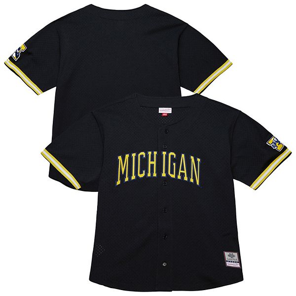 

Мужская черная футболка Michigan Wolverines On The Clock Mitchell & Ness
