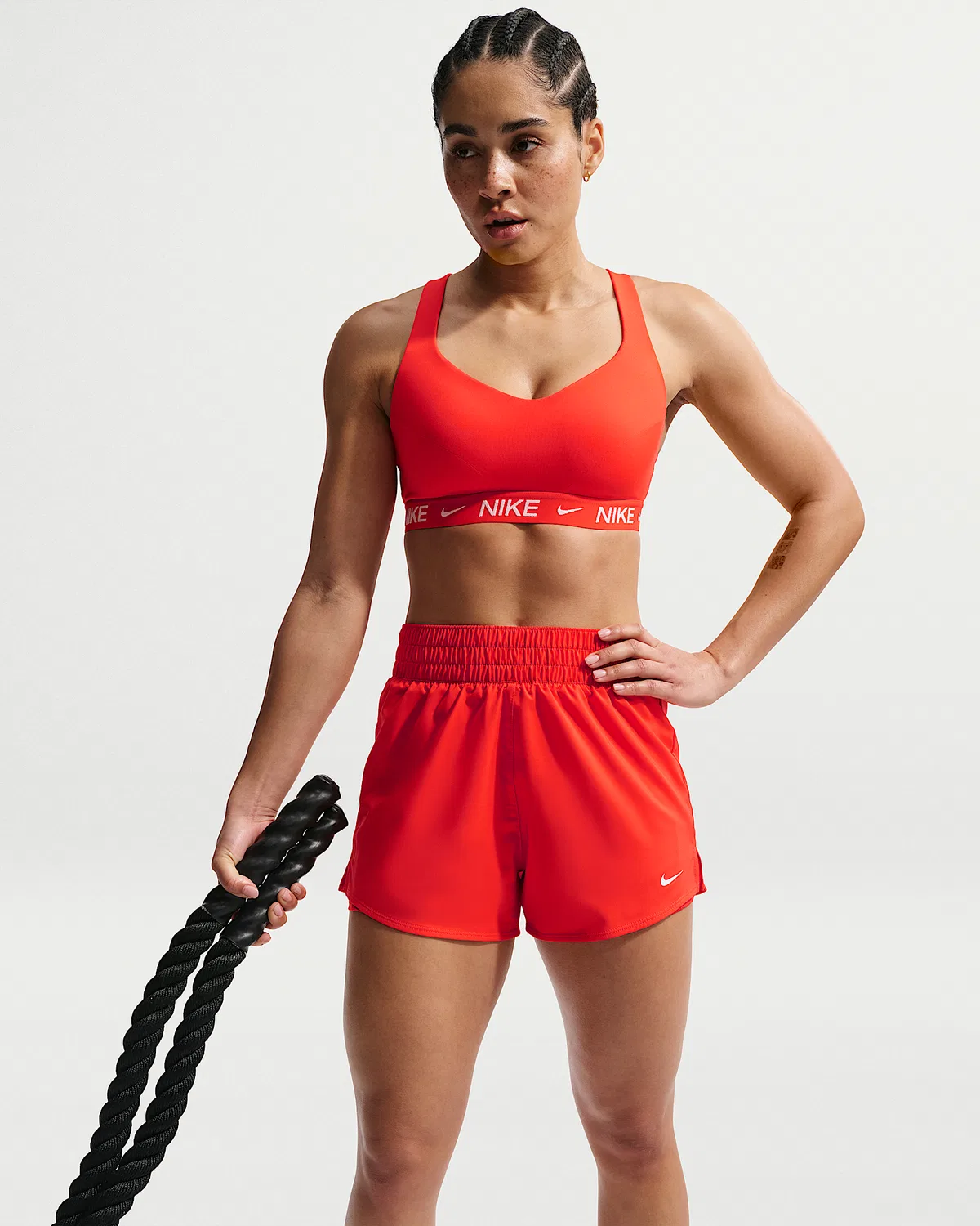 Женский спортивный бюстгальтер Nike Indy High Support с регулировкой и подкладкой, Light Crimson — фото 3