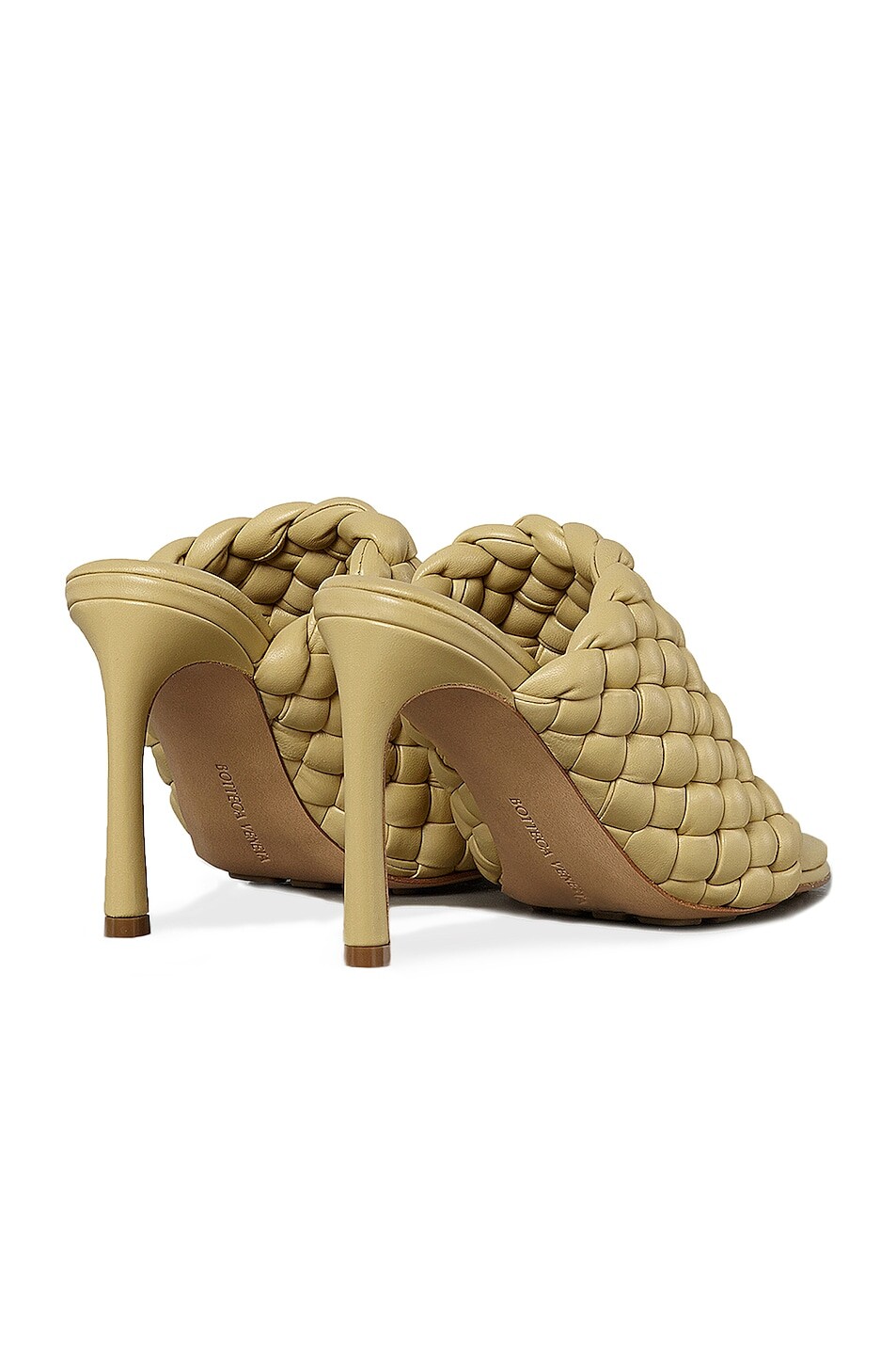 Кожаные сандалии с мягкой подкладкой Bottega Veneta, цвет Tapioca — фото 3
