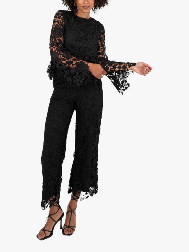 

Топ с цветочным кружевом и баской Lovedrobe, Black