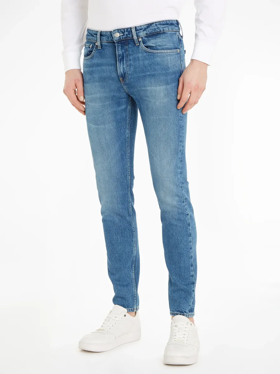 

Джинсы зауженного кроя Calvin Klein Jeans "SLIM TAPER" с кожаным значком, джинсовый