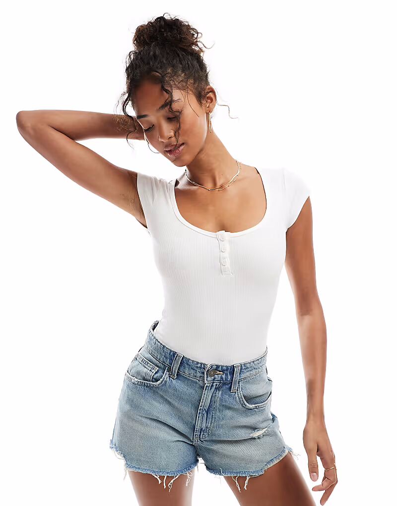 

Боди с короткими рукавами и отделкой пуговицами, белое Miss Selfridge