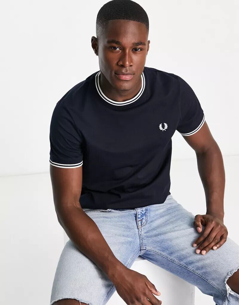 

Темно-синяя футболка с двойной тесьмой Fred Perry