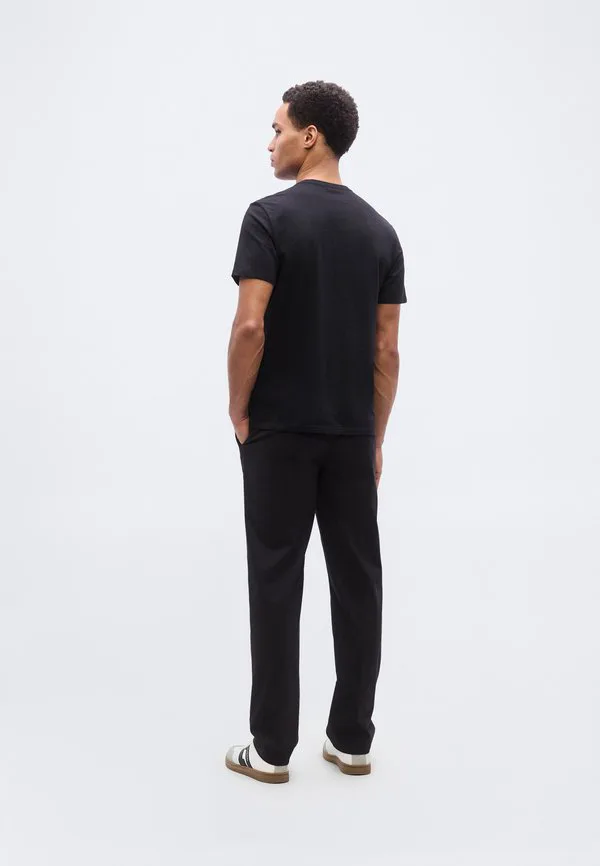 Футболка с графическим принтом в виде монограммы distress Calvin Klein, Black — фото 4
