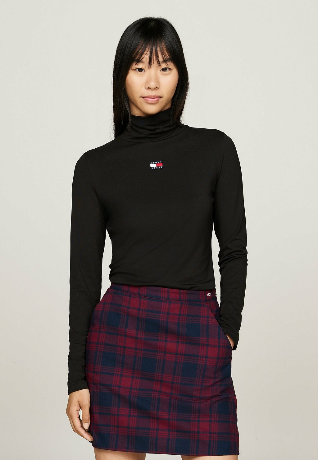 

Топ с длинными рукавами SLIM BADGE MOCKNECK Tommy Jeans, черный