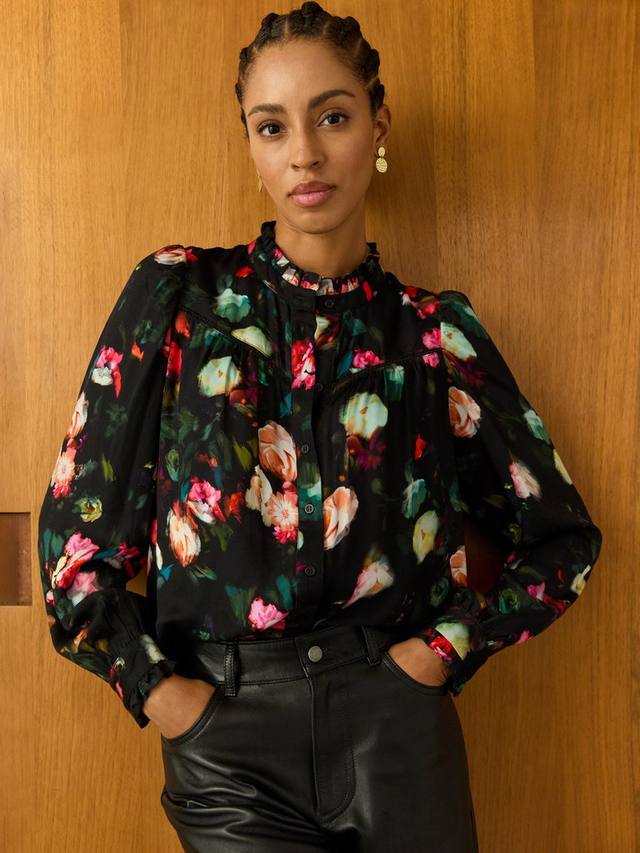 

Блузка Eleanor с длинным рукавом и высоким воротником в цветочном принте Baukjen