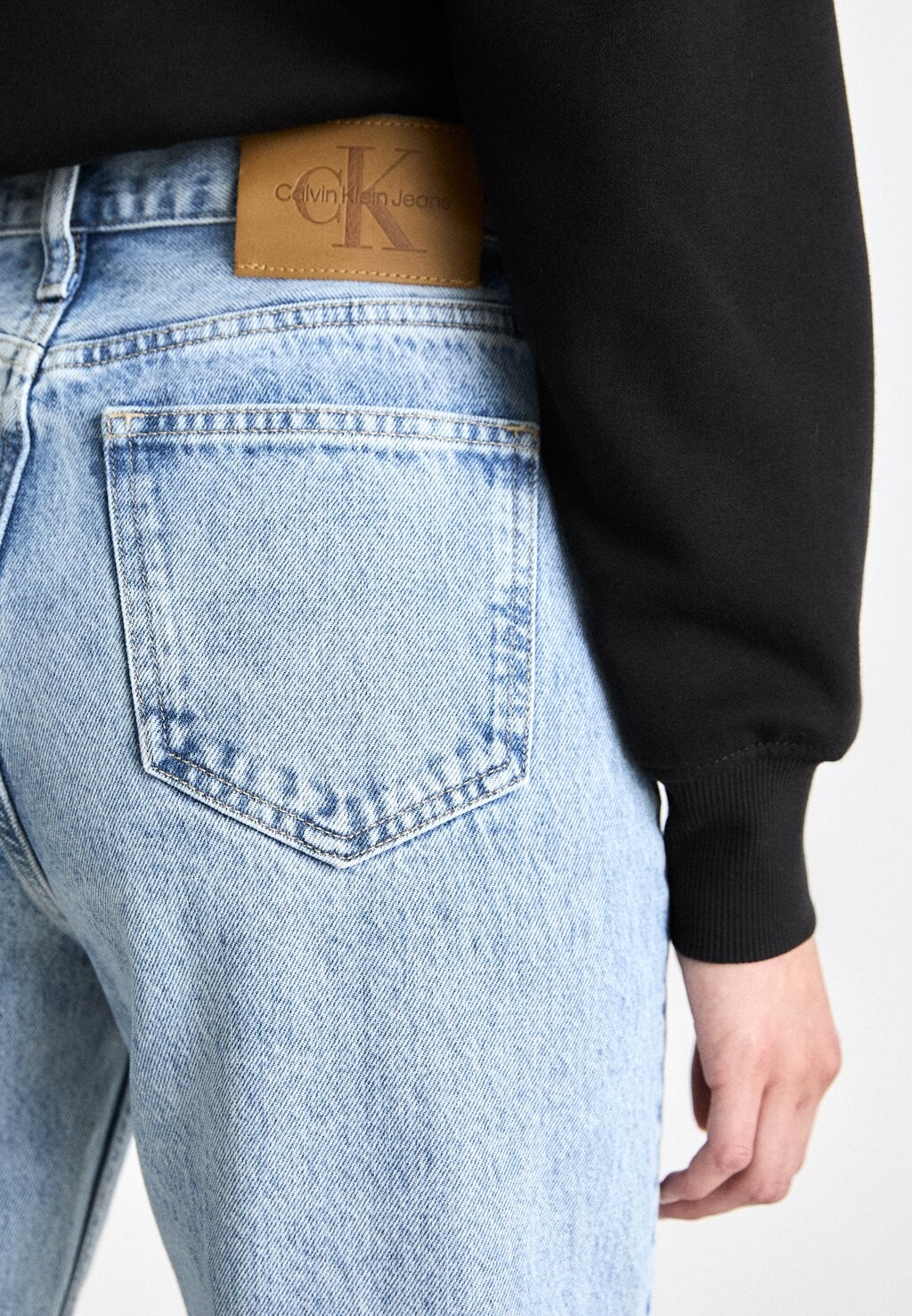 

Джинсы прямого кроя HIGH RISE Calvin Klein Jeans, светло-голубой деним