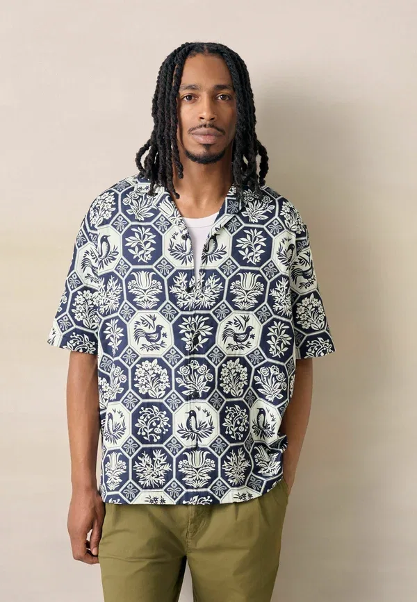 Рубашка Next, Regular fit jaquard print short sleeve shirt, темно-синяя птица