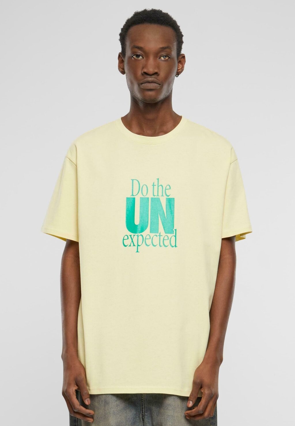 

Футболки с принтом DO THE UNEXPECTED Upscale by Mister Tee, желтый