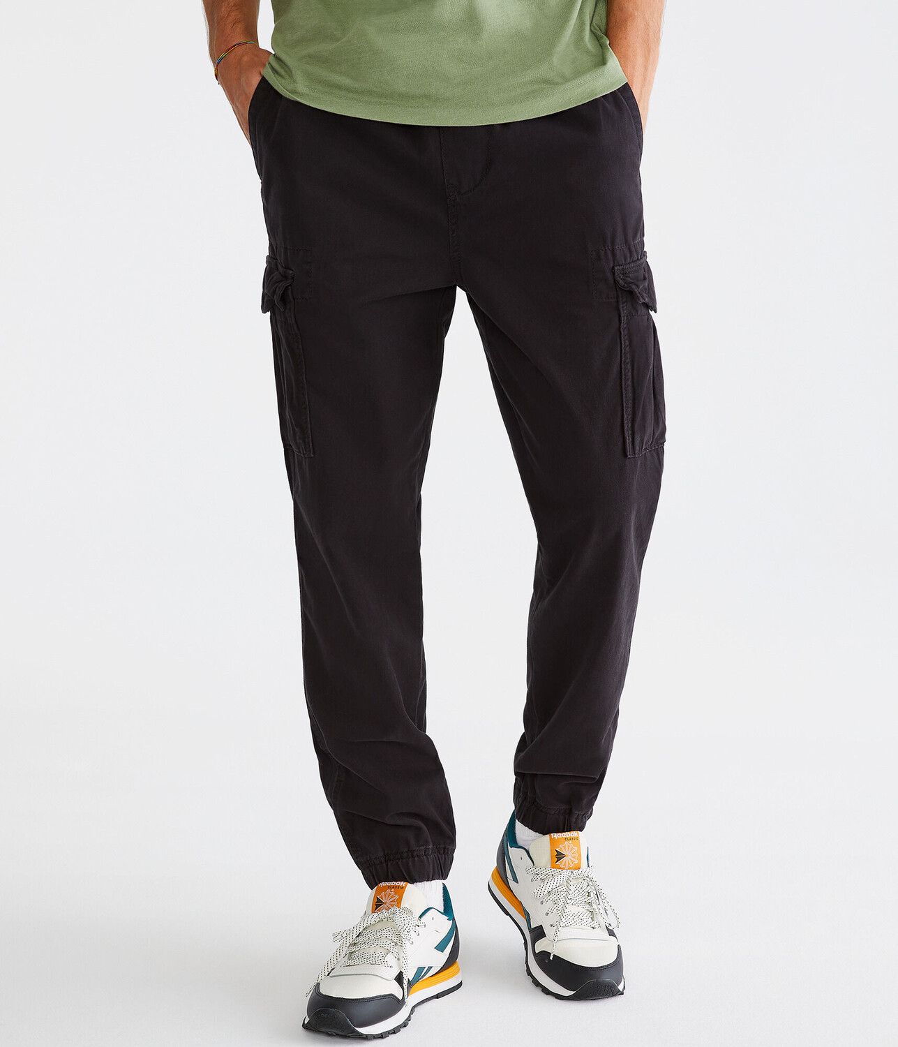 

Саржевые джоггеры-карго Aeropostale, черный