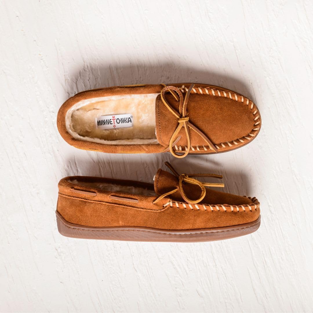 Мужские тапочки Minnetonka с плюшевой подкладкой и жесткой подошвой, коричневый — фото 2