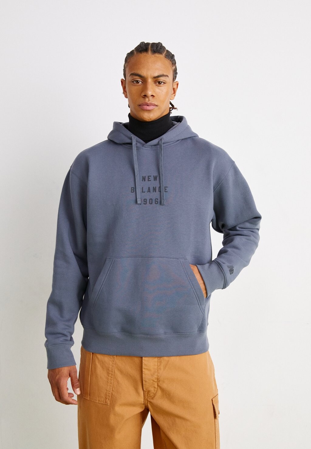 

Толстовка Sport Essentials Graphic Hoodie New Balance, графит